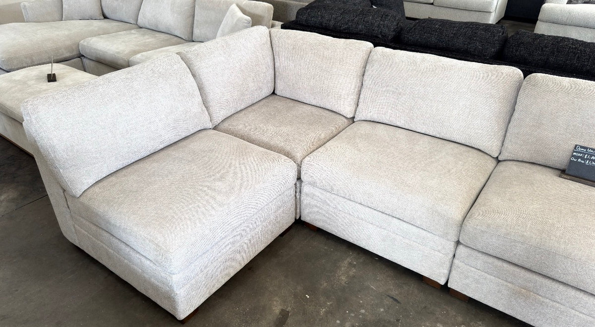 Thomasville Tisdale Modular Sectional 6-piece Taupe with Storage Ottoman