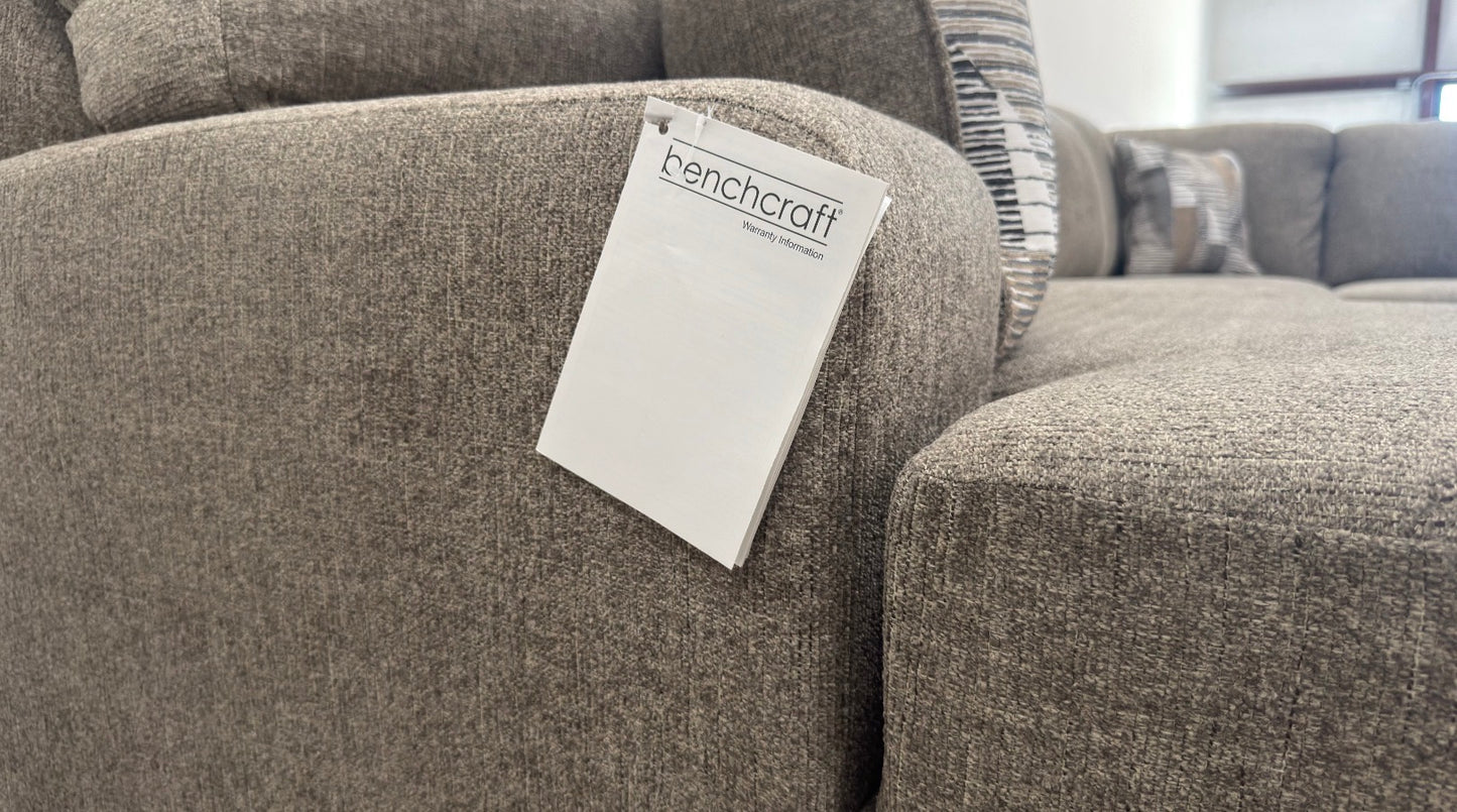 Newellen 3 Piece Sectional