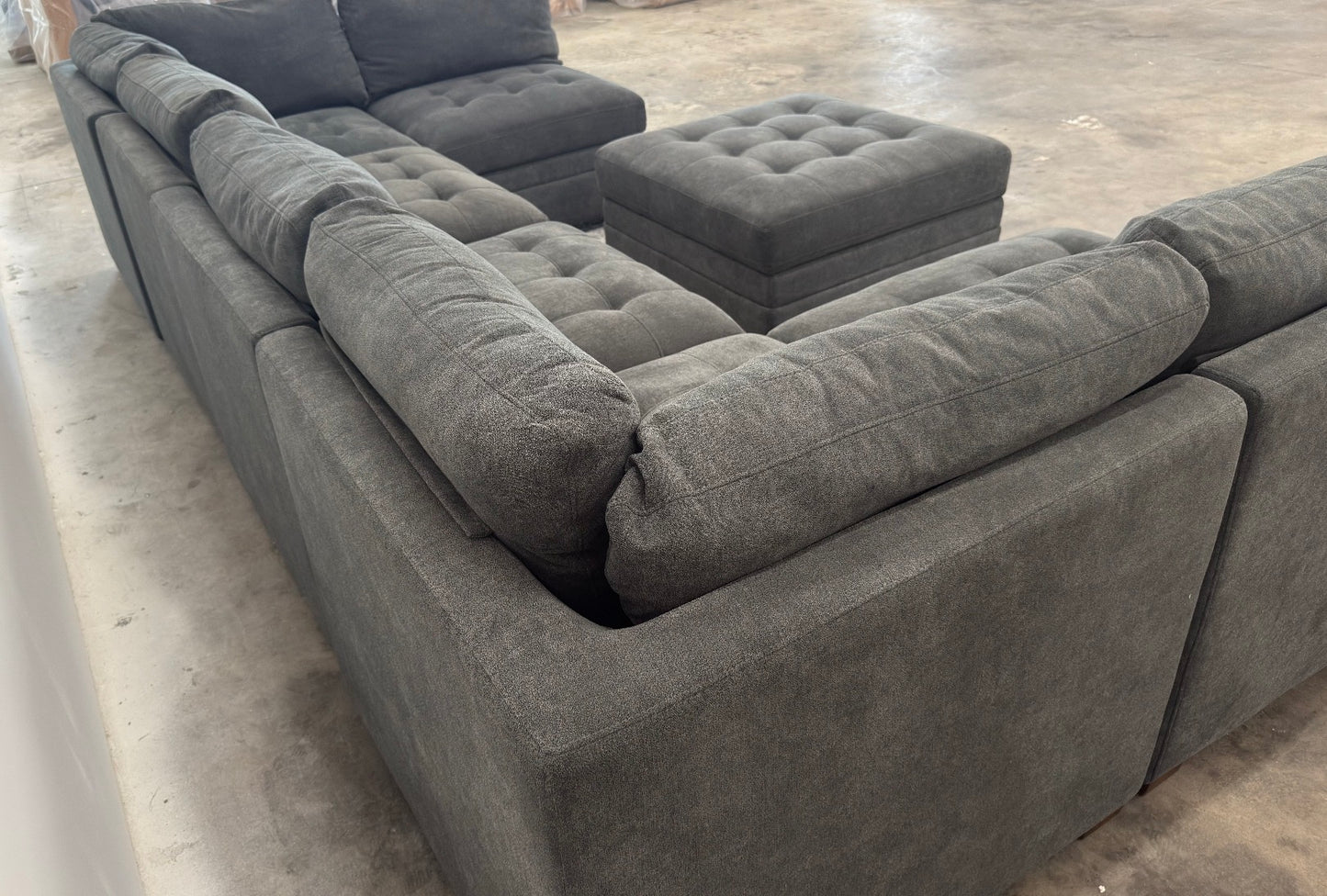 Tisdale 6 Piece Modular Sectional & Ottoman