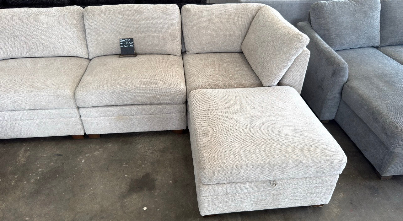 Thomasville Tisdale Modular Sectional 6-piece Taupe with Storage Ottoman